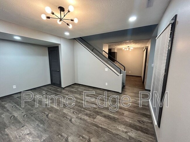 property at 1841 Ridgehaven Ct