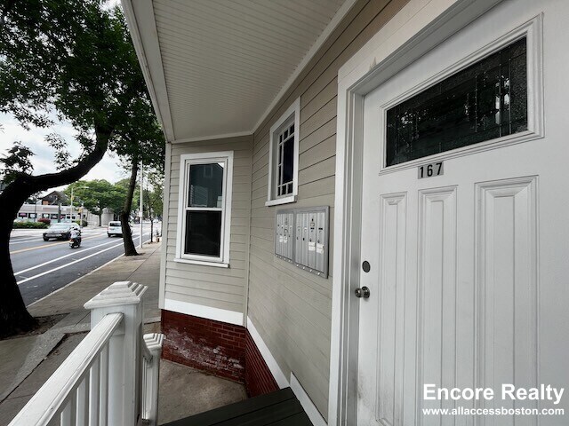 167 Hampshire St, Unit 1 in Cambridge, MA - Building Photo - Building Photo