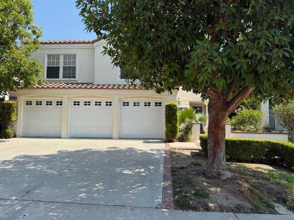 13332 Tiburon Way in Tustin, CA - Building Photo