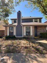 10320 Wood Heights Dr in Dallas, TX - Building Photo
