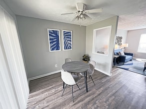 Pine Grove Apartments in Columbia, SC - Building Photo - Building Photo