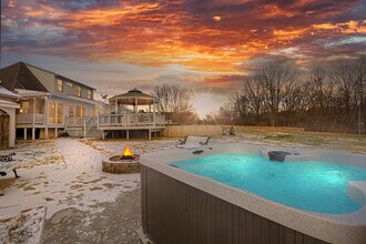 1645 Burks Branch Rd in Shelbyville, KY - Building Photo - Building Photo