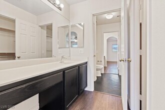 227 Palmarosa St in Henderson, NV - Building Photo - Building Photo