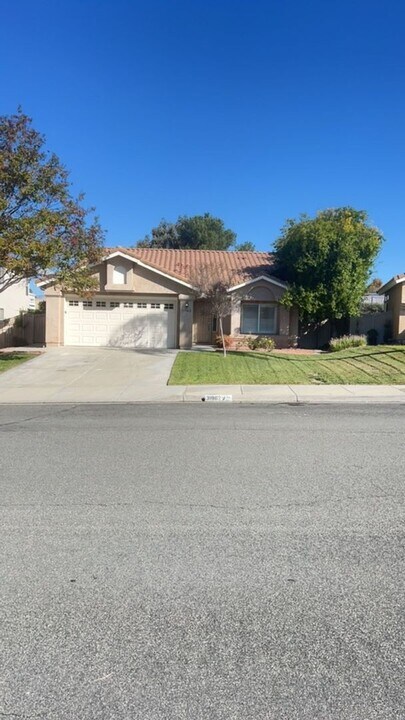 31962 Corte Montoya in Temecula, CA - Building Photo