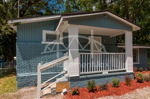 5736 Teeler Ave in Jacksonville, FL - Building Photo