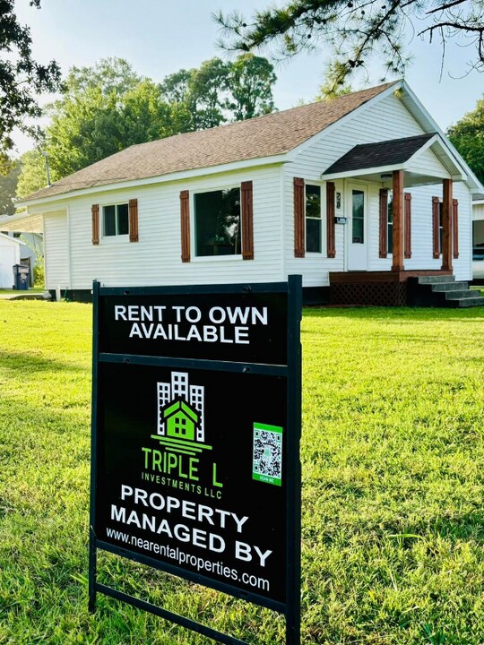 718 S Pine St in Rector, AR - Building Photo