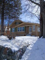 2305 Broadway in Rockford, IL - Building Photo