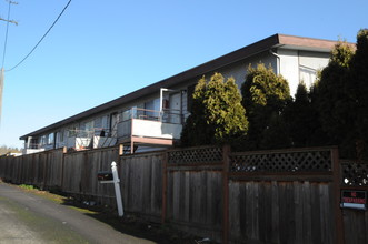 Joy Ann Apartments in Seattle, WA - Building Photo - Building Photo