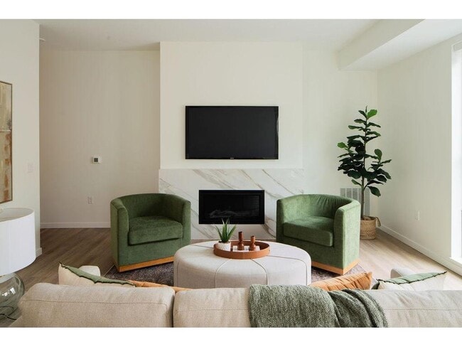 100 West Dr in Excelsior, MN - Building Photo - Building Photo