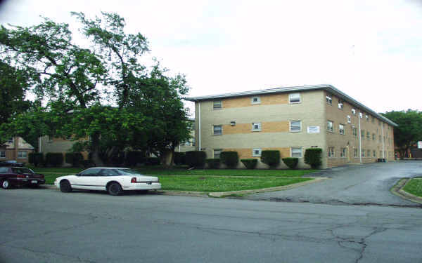 Maplewood Apartments in Calumet City, IL - Building Photo