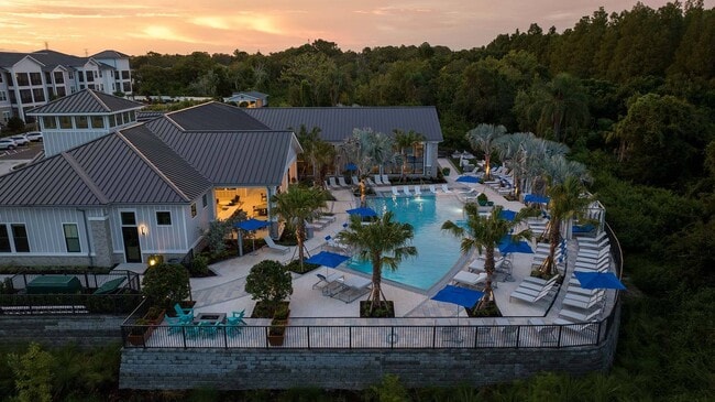 Windsor Clearwater in Clearwater, FL - Building Photo - Building Photo