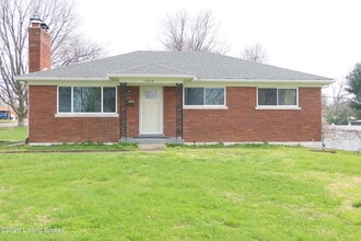 4618 St Rita Dr in Louisville, KY - Building Photo - Building Photo