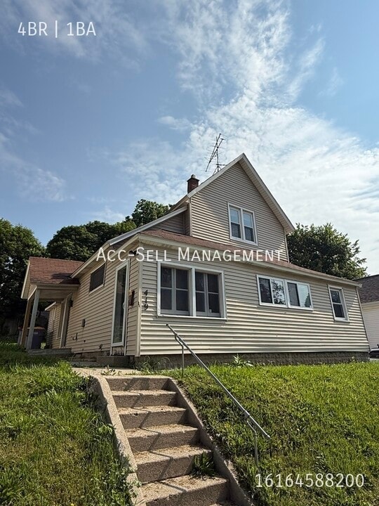 419 Brenner St NE in Grand Rapids, MI - Foto de edificio