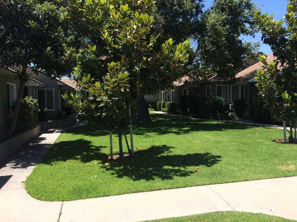 1747 N Hollywood Way in Burbank, CA - Building Photo