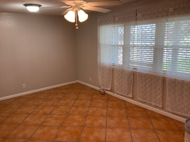 1323 W Palm Dr in Aransas Pass, TX - Building Photo - Building Photo