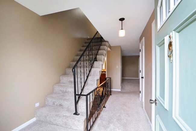 340 Twykingham Pl in Manhattan, KS - Building Photo - Building Photo