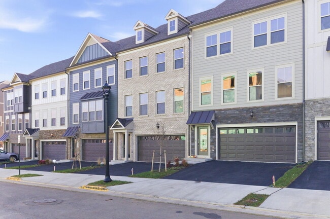 property at 1017 Venifena Terrace SE