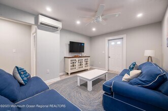 4 Washington Ave in Avon By The Sea, NJ - Foto de edificio - Building Photo