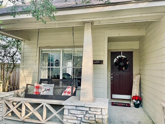property at 39 E Autumn Branch Cir