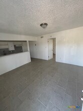 304 E Dunn Ave in Killeen, TX - Building Photo - Building Photo