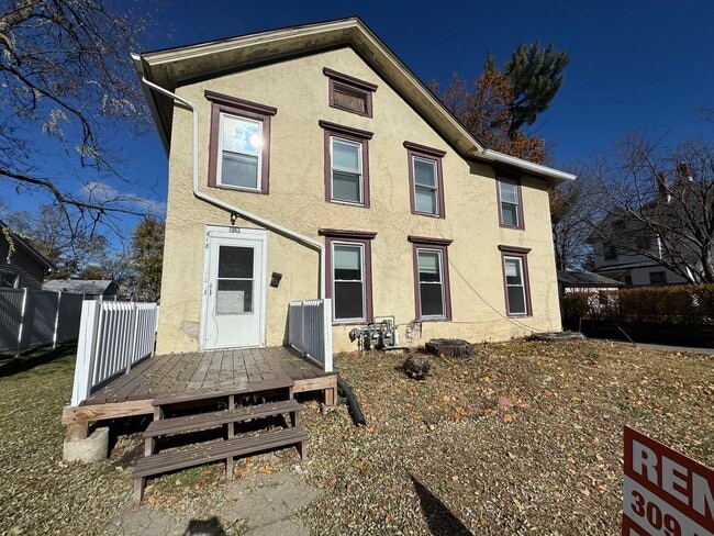 property at 618 E Locust St