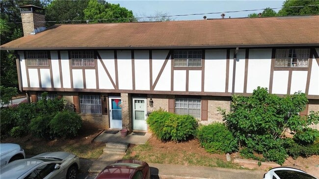 property at 2956 N Dekalb Dr