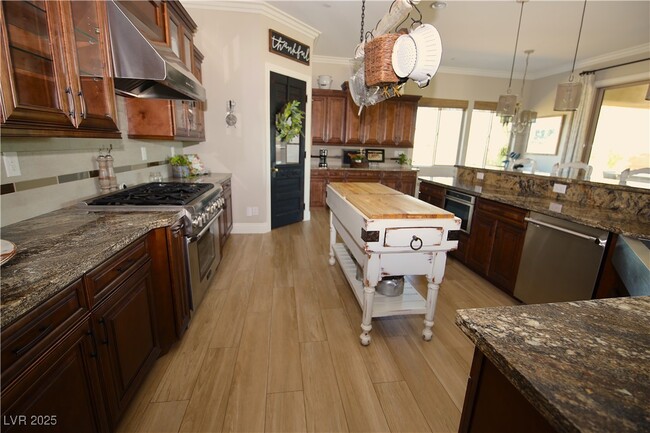 property at 421 Foxhall Rd