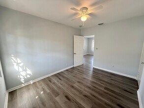 1000 W Lakewood Rd in West Palm Beach, FL - Building Photo - Building Photo