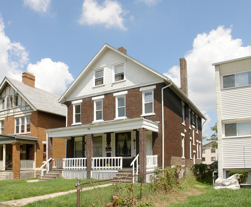 172 Chittenden Ave in Columbus, OH - Building Photo