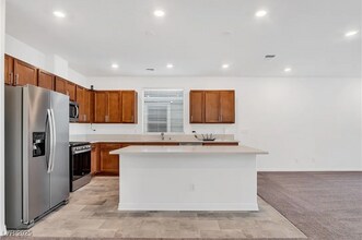 5772 Avondale Rise Wy in Las Vegas, NV - Building Photo - Building Photo