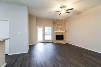 2717 Pioneer Ln in Lancaster, TX - Building Photo - Building Photo