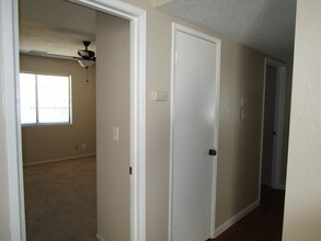 429 S Sunset St-Unit -A in Ridgecrest, CA - Building Photo - Building Photo