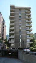 The 950 in Vancouver, BC - Building Photo
