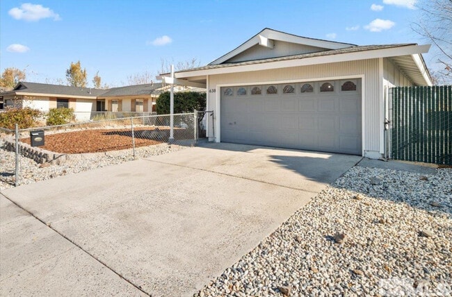 630 Teel St in Sparks, NV - Building Photo - Building Photo