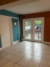 31 NE 56th St, Unit Main house in Fort Lauderdale, FL - Building Photo - Building Photo