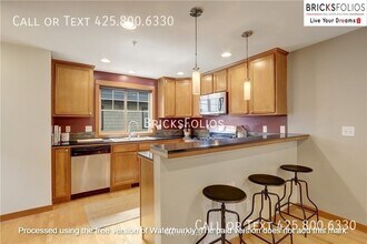 11316 8th Ave NE in Seattle, WA - Foto de edificio - Building Photo