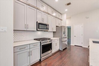 5712 Janabyrd Ln in Austin, TX - Building Photo - Building Photo