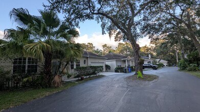 2606 Fiddlestick Cir in Lutz, FL - Building Photo - Building Photo