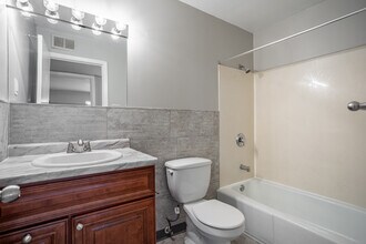 West Gate Terrace in Knoxville, TN - Building Photo - Interior Photo