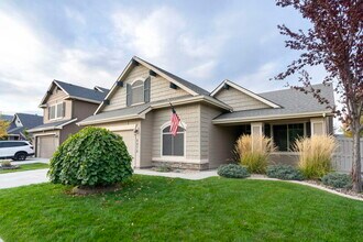 5070 W Torana Dr in Meridian, ID - Building Photo - Building Photo