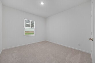 612 Craven St in Montgomery, TX - Building Photo - Building Photo