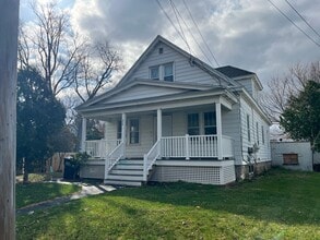 206 E Molloy Rd in Mattydale, NY - Building Photo - Building Photo