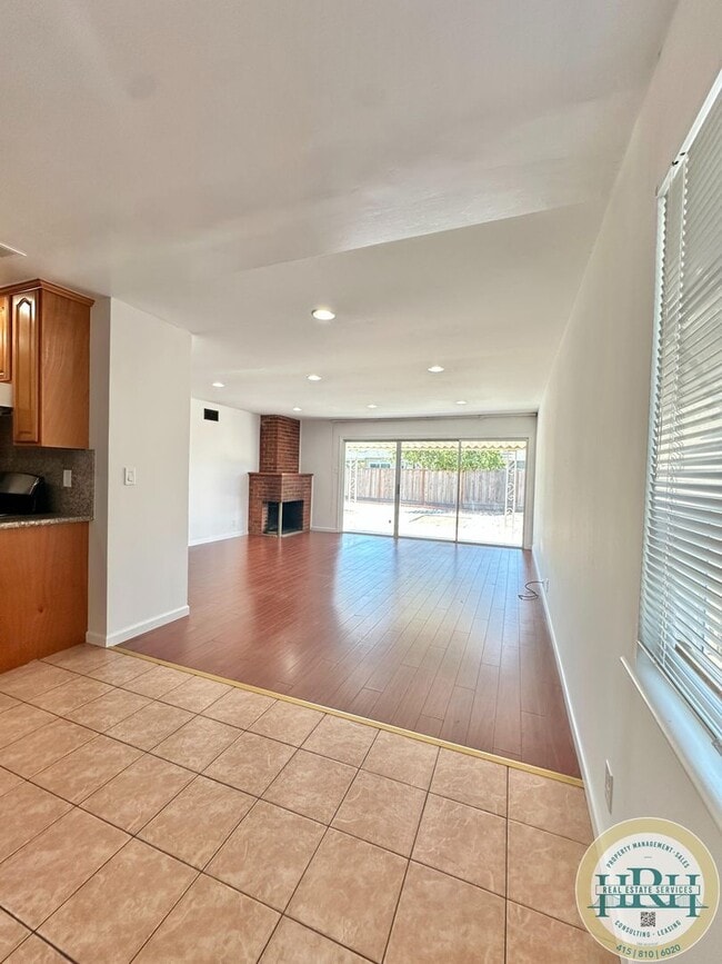 15833 Vía Eduardo in San Lorenzo, CA - Building Photo - Building Photo