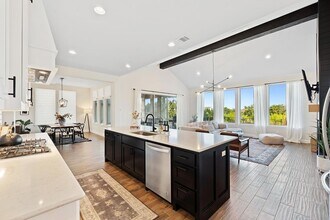 2505 Sunset Vista Cir in Spicewood, TX - Building Photo - Building Photo