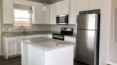 2001 Jackson St, Unit 4 in Weslaco, TX - Foto de edificio - Building Photo