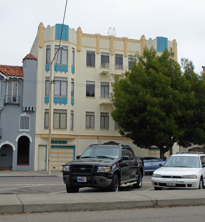 3720 Fillmore St in San Francisco, CA - Building Photo