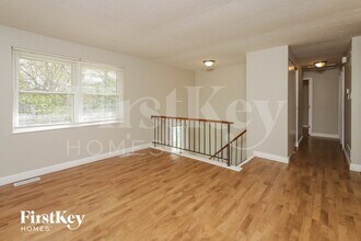 1494 Meadowbright Ln in Cincinnati, OH - Building Photo - Building Photo