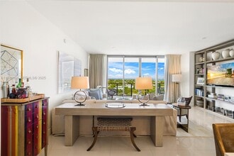 360 Ocean Dr in Key Biscayne, FL - Building Photo - Building Photo