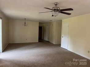 1237 15th Ave NW in Hickory, NC - Building Photo - Building Photo