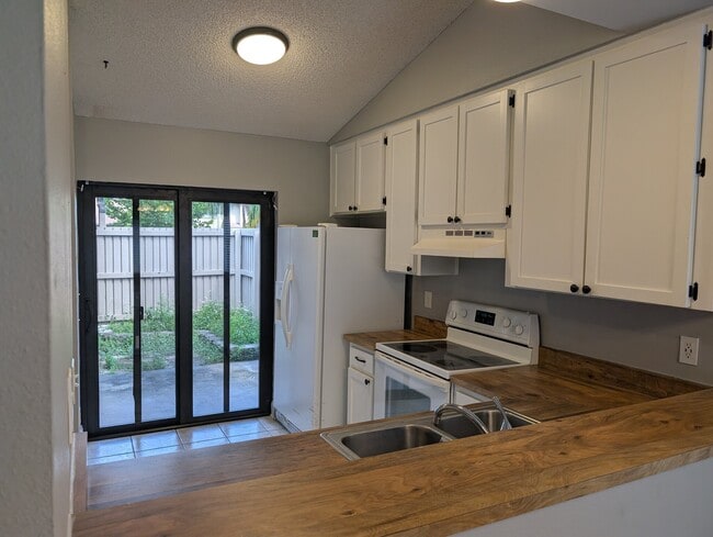 property at 7807 Amberlea Ct